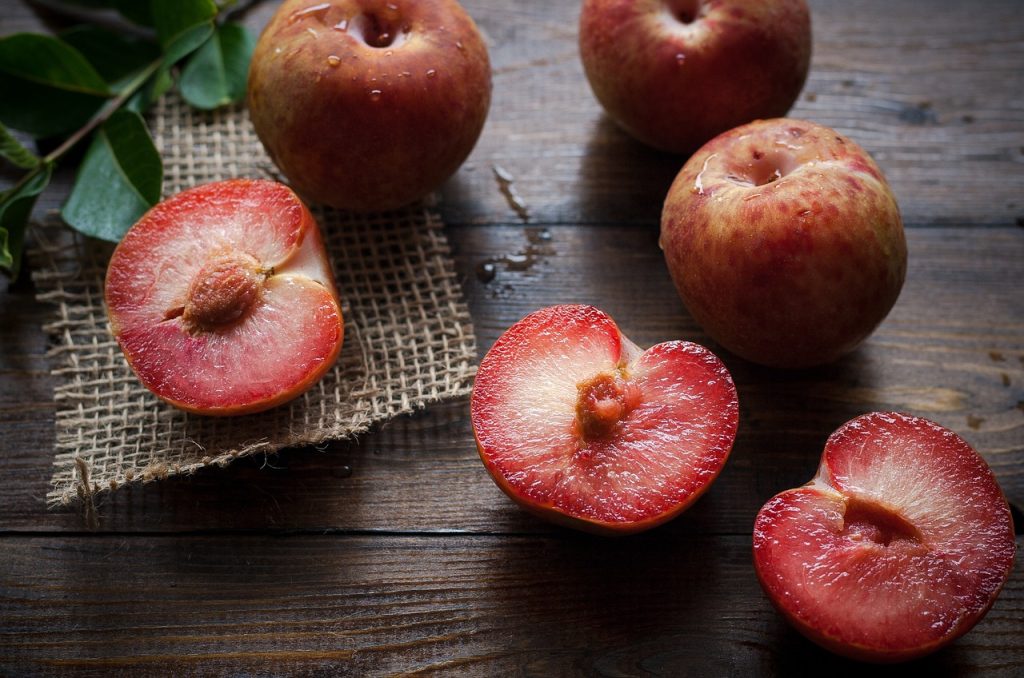plums, ripe, healthy
